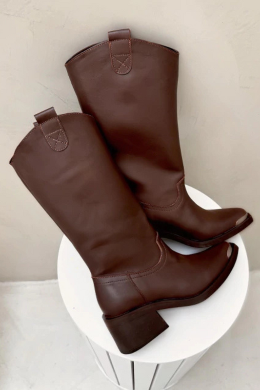 BOTA AYE